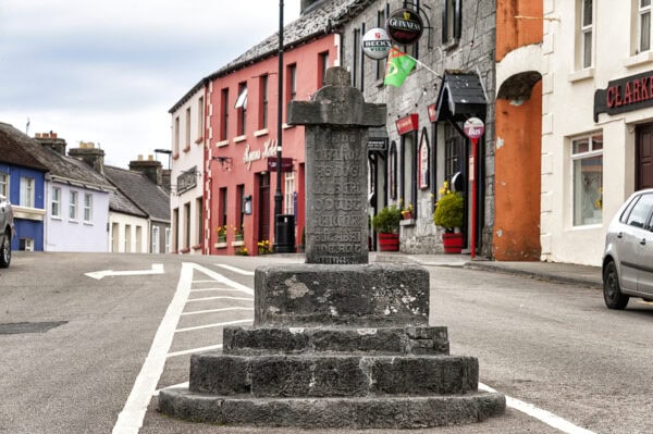 Cong Market Cross