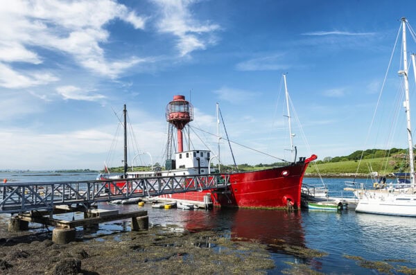 Light ship L.V. Petrel